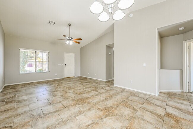 Foto del edificio - 9238 W Potter Dr