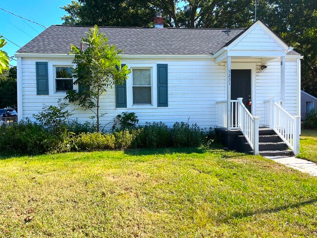 Building Photo - 5231 Texas Ave