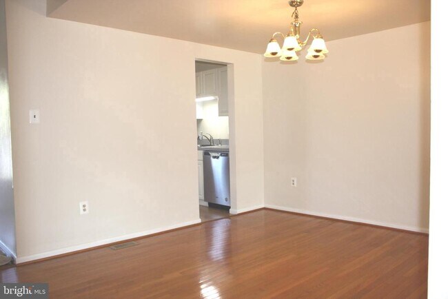 Foto del edificio - 7438 Ardglass Dr