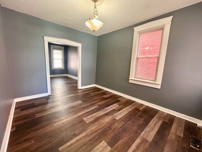 Foto del edificio - 3-Bedroom Home with Private Yard!