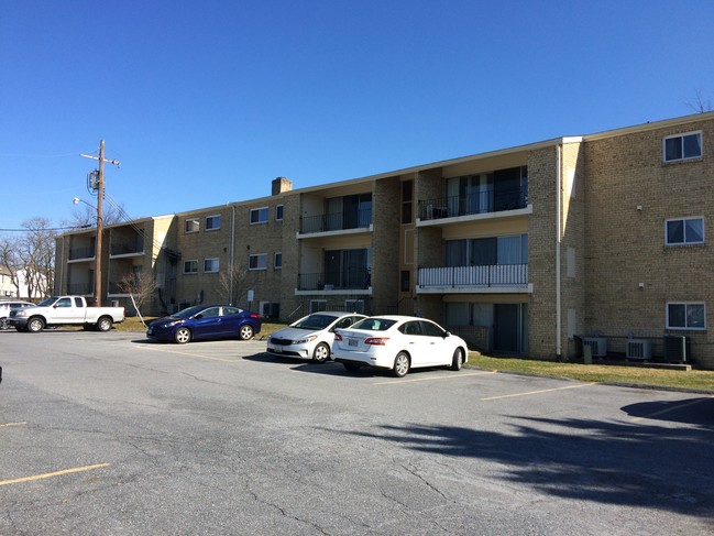 Building Photo - Brunswick Garden Apartments