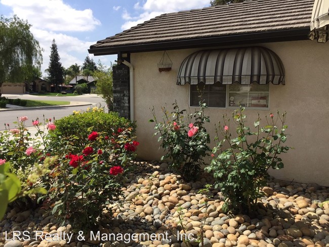 Building Photo - 8400 Sun Harbor Dr