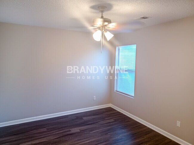 Building Photo - 2959 Meadows Ln