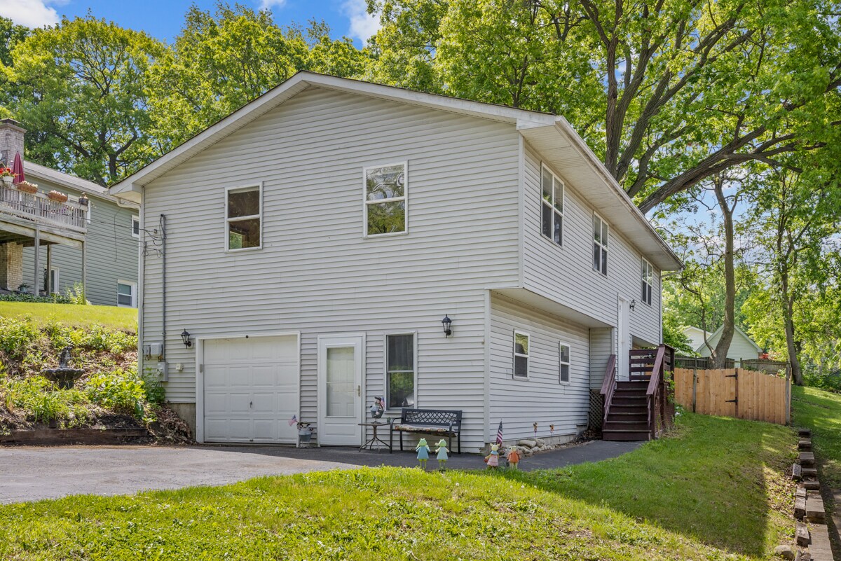 Foto principal - 31 Riverview Ave