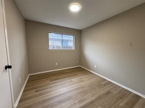 Building Photo - 16611 David Glen Dr