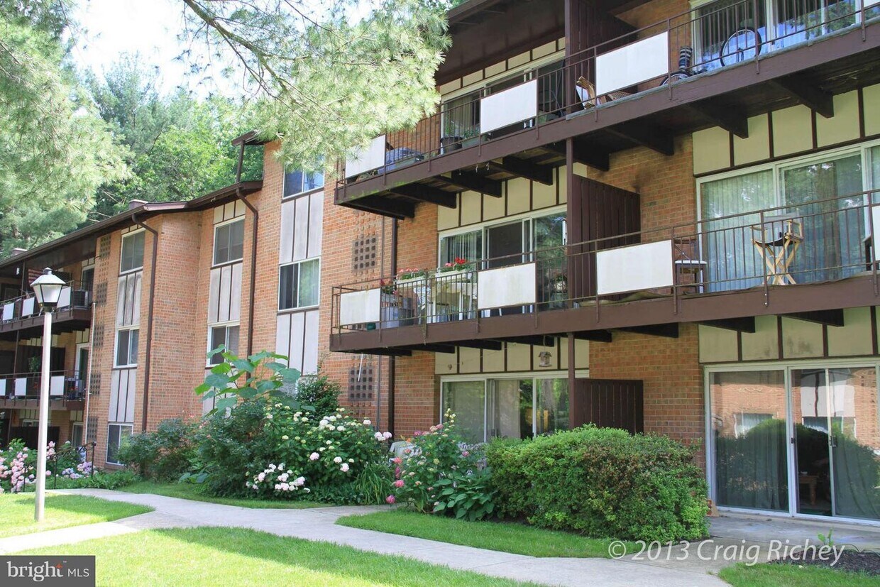 Primary Photo - 10169 Mosby Woods Dr