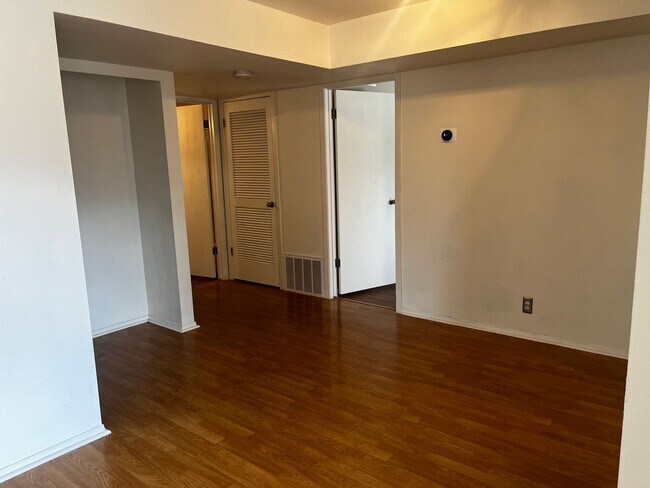 Building Photo - Stunning Cottonwood Heights Home!!! GET $2...