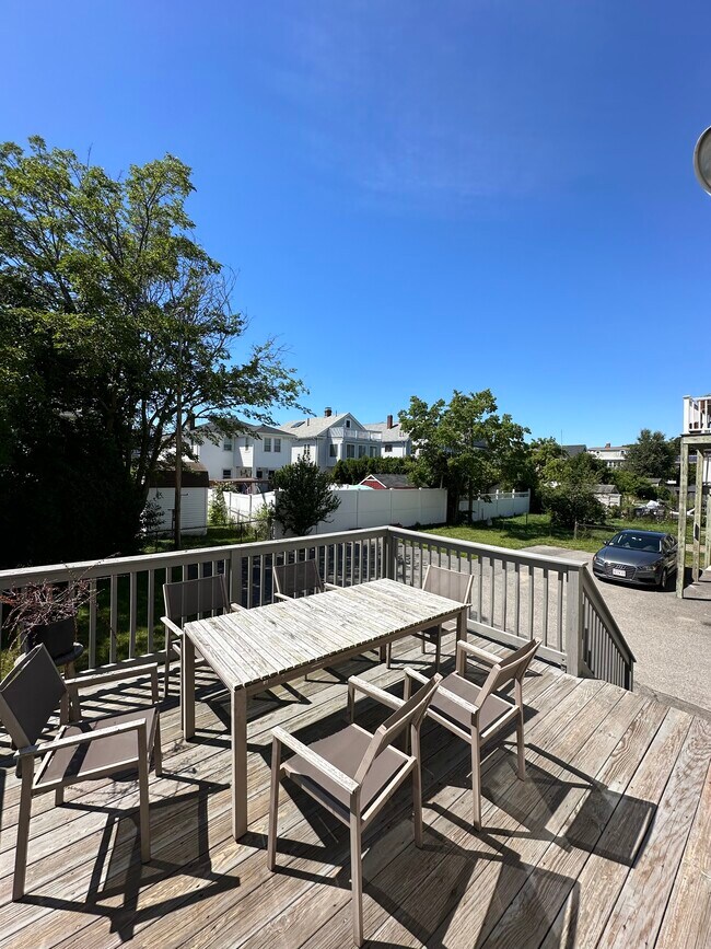 Building Photo - 60 Litchfield St