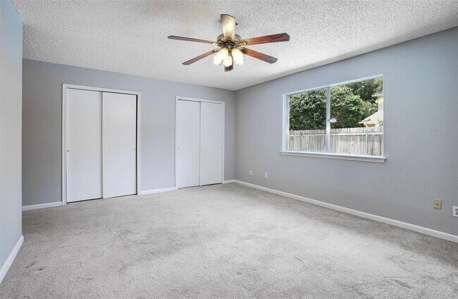 Foto del edificio - 15703 Spring Forest Dr