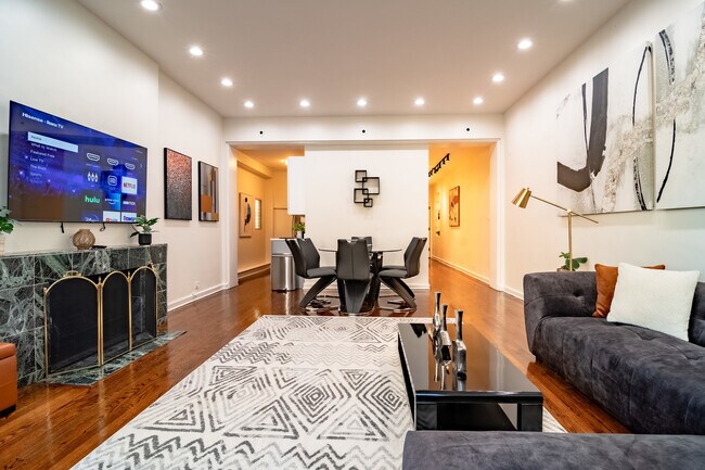 Foto del edificio - 117 E Bellevue Pl