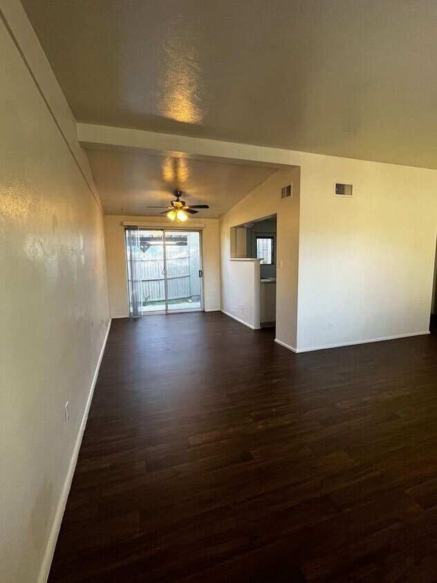 Foto principal - Close to university -- 2 Bedroom/2 Bath