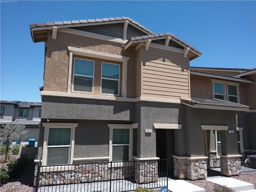 Primary Photo - 351 Summer Sparrow Ave