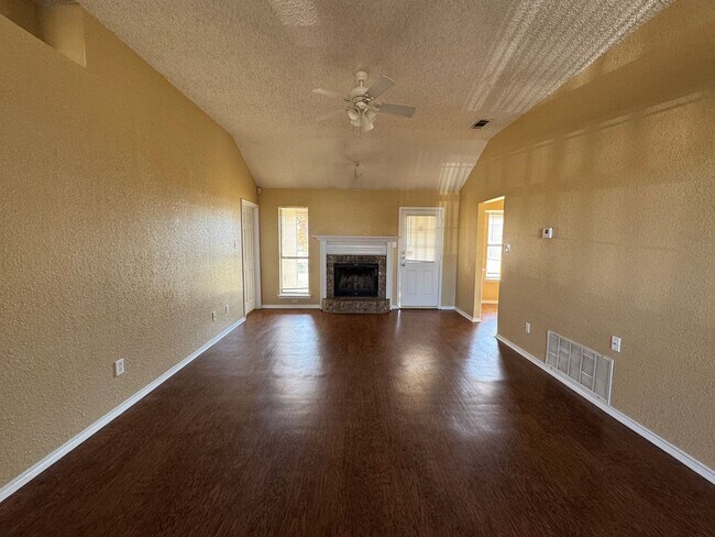 Foto del edificio - 3606 Rainforest Ln