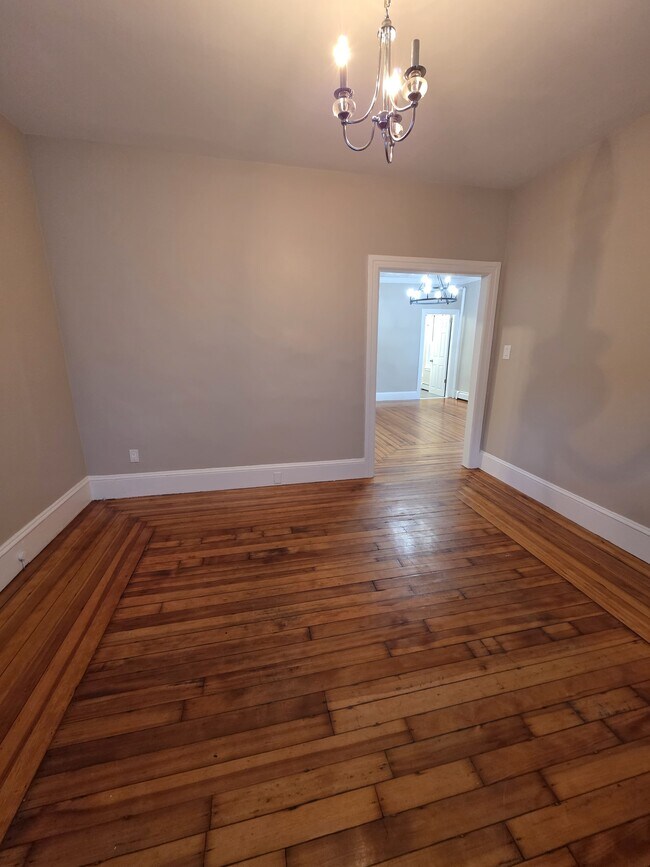 Foto del edificio - 2 Louisbourg Pl