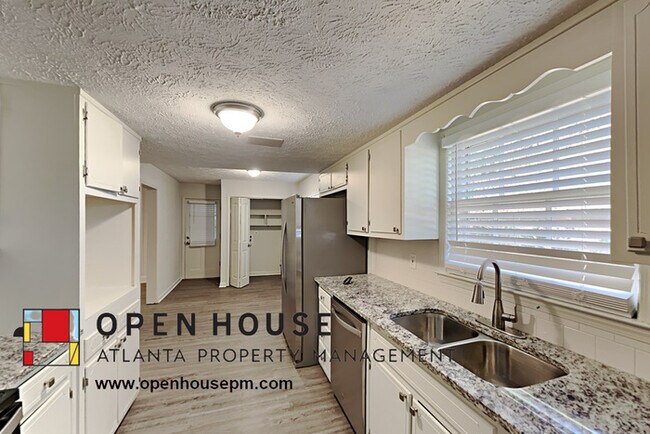 Foto del edificio - 5231 Enchanted Cove SW, Lilburn