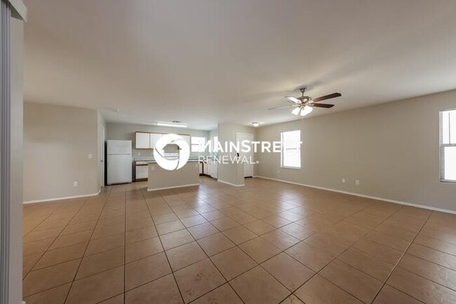 Building Photo - 3 Bedroom Pet-Friendly Home in Phoenix, AZ with Main Street Renewal