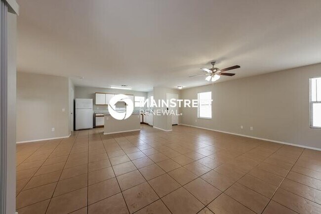 Foto del edificio - 3 Bedroom Pet-Friendly Home in Phoenix, AZ with Main Street Renewal