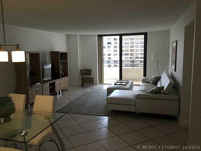 Foto del edificio - 2500 Parkview Dr