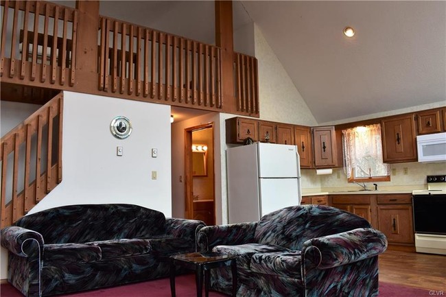 Building Photo - 145 Claremont Dr