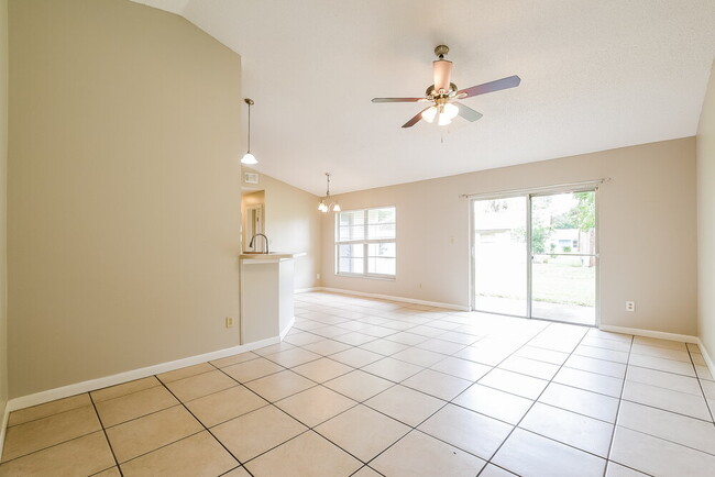 Building Photo - 2854 Camomile Dr