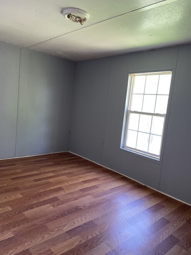 Building Photo - 2 bedroom in Piedmont