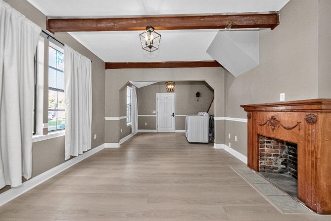 Building Photo - 512 Mason Ave