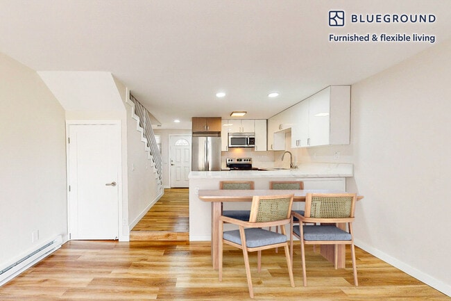 Foto del edificio - 2106 Manhattan Beach Blvd