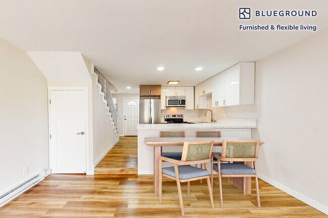 Foto del edificio - 2106 Manhattan Beach Blvd