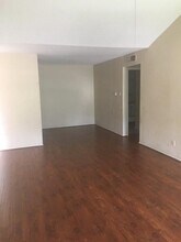 Building Photo - 12500 Sandpiper Dr