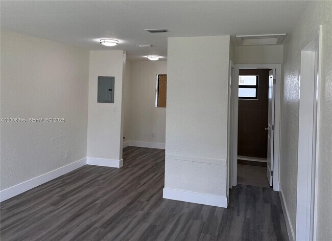 Foto del edificio - 100 SW 6th St