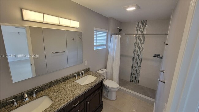 Foto del edificio - 670 NE 179th Terrace