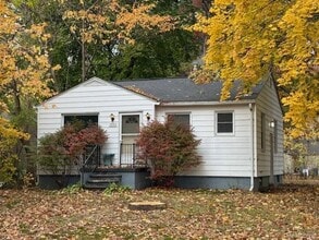 Building Photo - 3534 Fort Dr