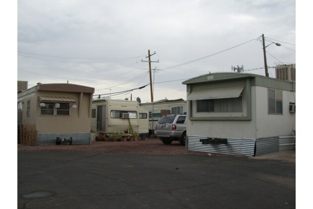 Primary Photo - Yucca-26 Spaces