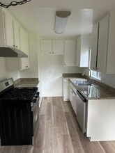 Building Photo - 2323 Del Mar Rd