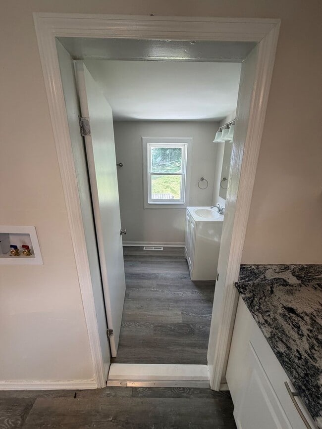 Building Photo - Fully Renovated 3BR Home