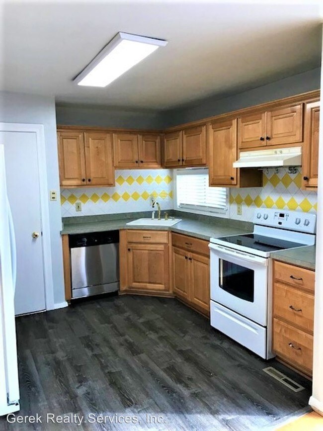 Building Photo - 3 br, 1.5 bath House - 7032 Adele Drive