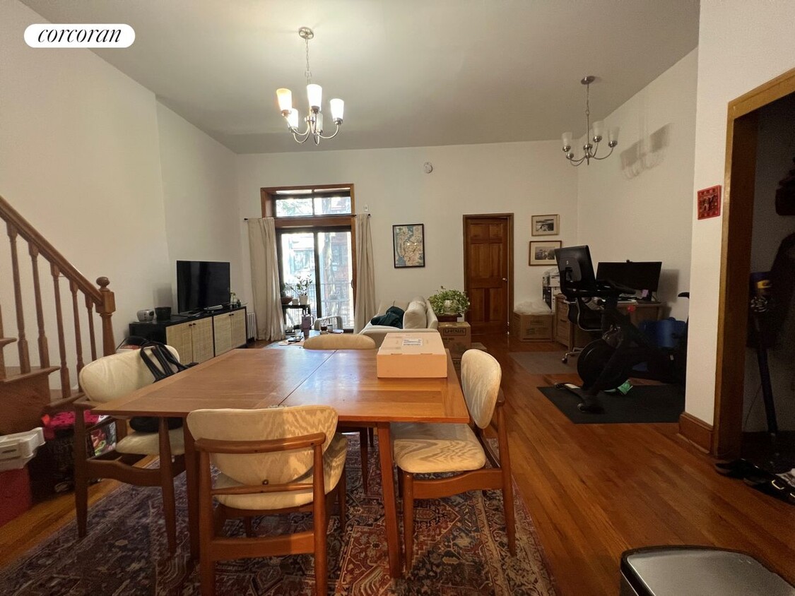 Primary Photo - 143 W 75th St