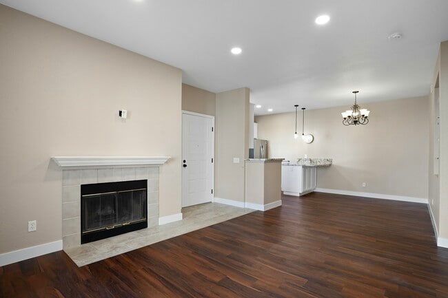 Building Photo - 2902 Beachcomber Drive East, Unit 2902