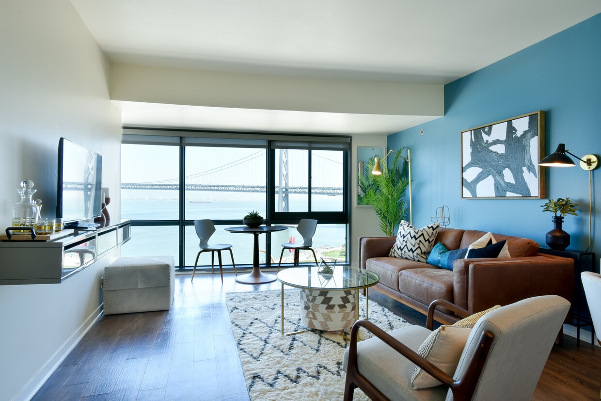 Towers at Rincon Apartments in San Francisco, CA