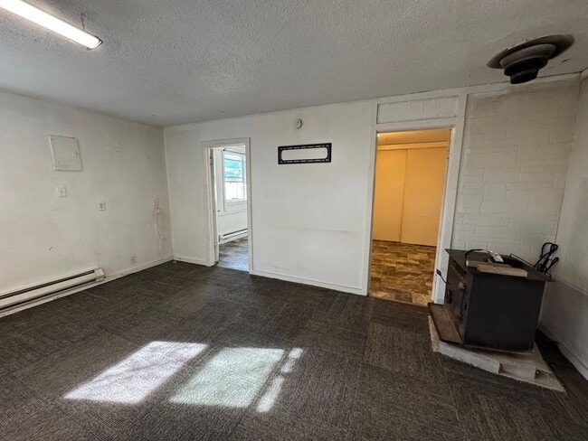 Building Photo - Private 2 Bed / 1 Bath Furnished Bungalow – Tucked Away & Move-In Ready – $1,300/Month