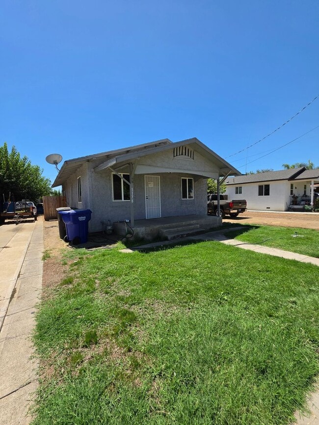 Building Photo - 1178 E Park Way