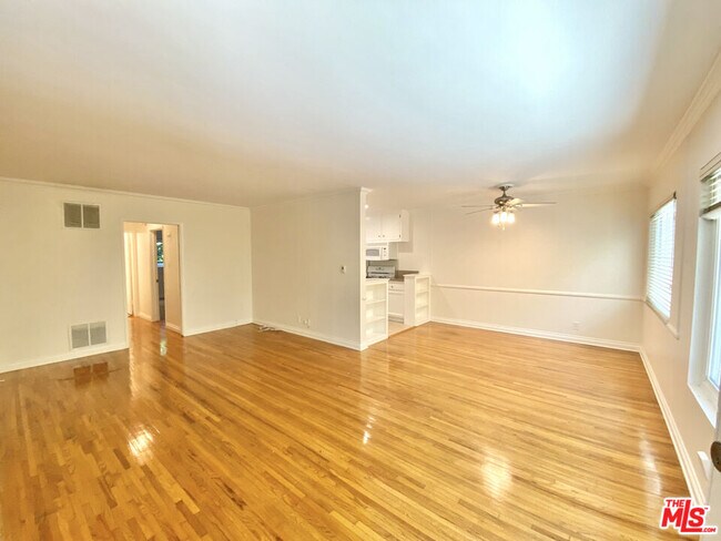 Building Photo - 16520 Sunset Blvd