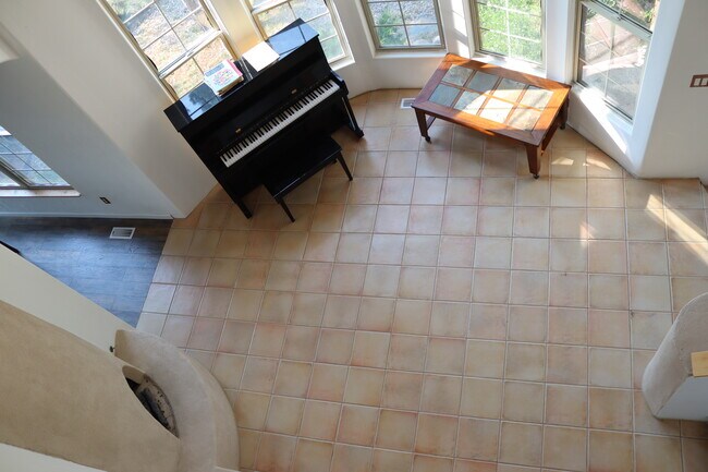 Entrance - 1836 Parkview Blvd