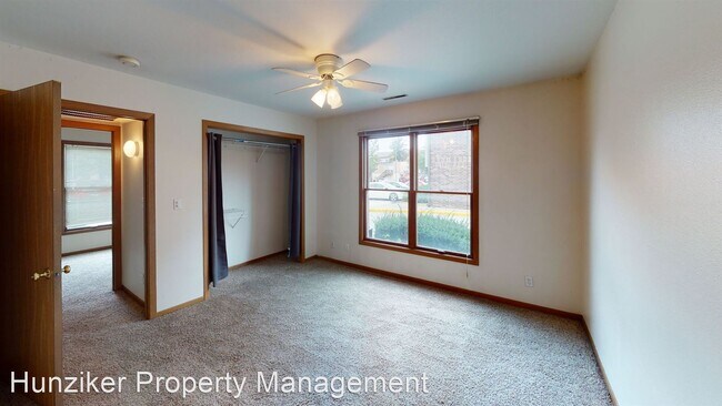 Building Photo - 2 br, 2 bath Apartment - 145 N. Hyland 145...