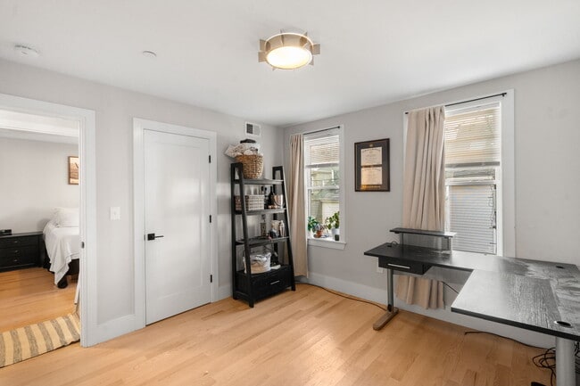 Building Photo - 10 Lamson Ct