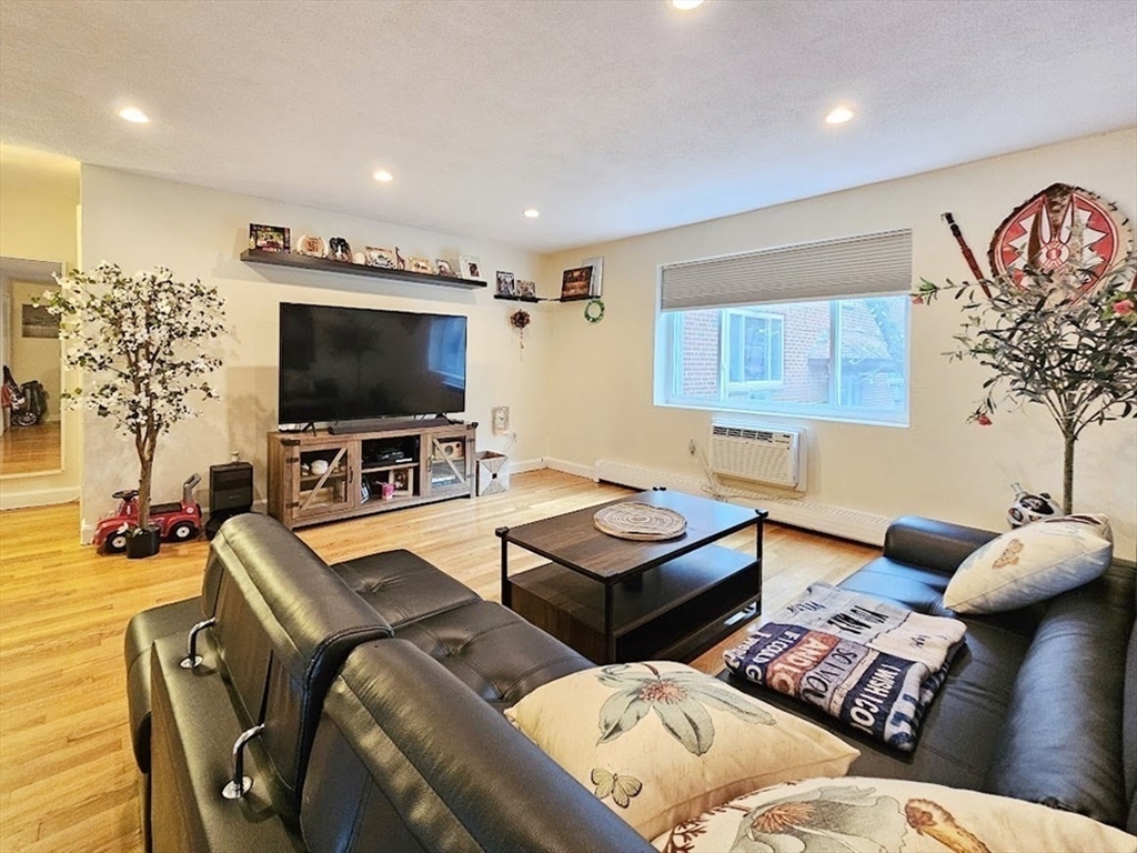 Primary Photo - 14 Bryon Rd