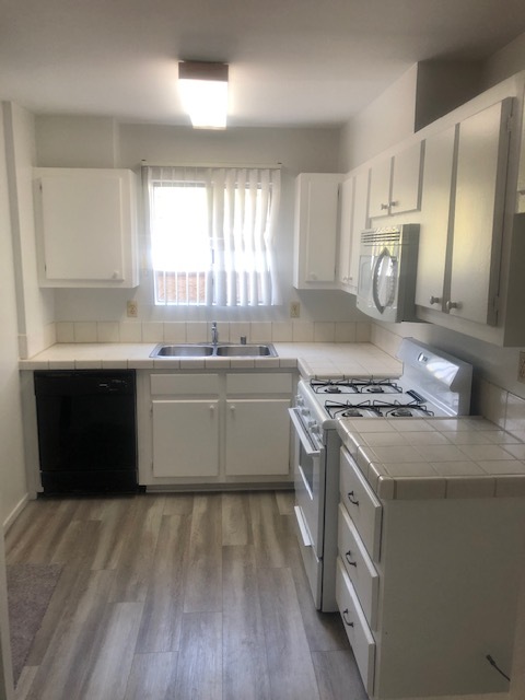 Foto principal - 327 S Madison Way