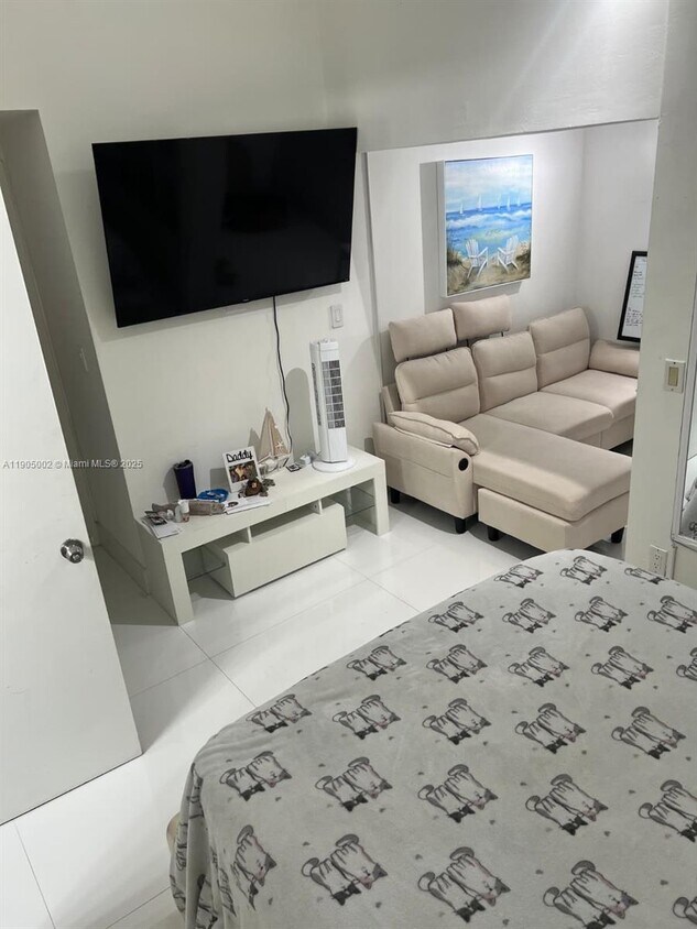 Primary Photo - 246 Poinciana Island Dr