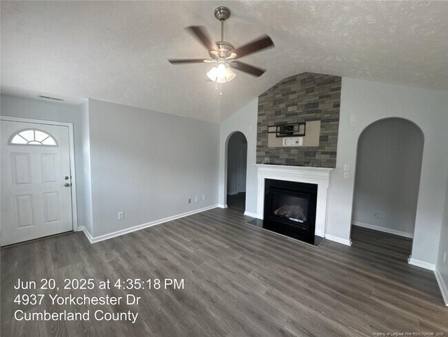 Foto del edificio - 4937 Yorkchester Dr