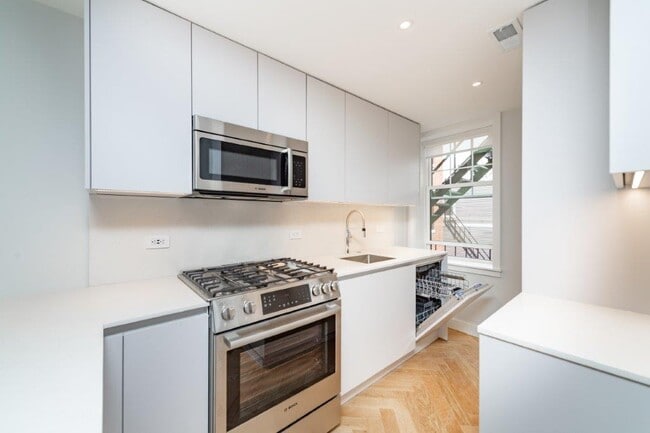 Foto del edificio - 30 Frost St